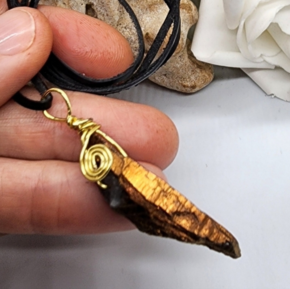 ❤️ Boho Genuine Black Leather Gold Pyrite Quartz Healing Crystal Hypoallergenic